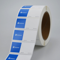 Rouleau d'impression personnalisé Autocollant d'étiquette en papier synthétique adhésif à transfert thermique imprimé avec logo privé pour imprimante de codes à barres