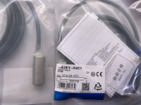Sensor Saklar Proximity Baru Tersedia E2EY-X4B1-M1J E2EY-X4C1-M1J Penjual Berkualitas Tinggi Garansi Satu Tahun DHL FEDEX UPS