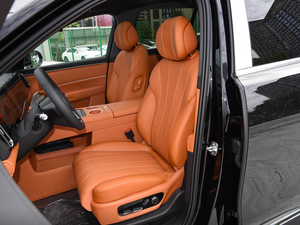 AITO M8 Max EREV SUV 2025 - Auto Familiar de 5 Asientos, 1405 km de Autonomía, Sin Preocupaciones de Autonomía en Larga Distancia - Product Image 6