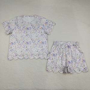 Conjunto con estampado de playa tropical para niñas pequeñas, top de manga corta con ribete festoneado y pantalones cortos con cordón a juego, ropa de vacaciones de verano para niños - Product Image 4