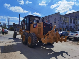 อุปกรณ์ก่อสร้างมือสองความเร็ว140ชม. รถเกรดใช้สำหรับแมวสินค้าใหม่ - Product Image 3