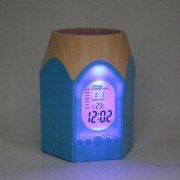 Porte-crayons en forme de tête de crayon avec réveil numérique LED, pot à crayons multifonction, horloge de table avec calendrier et température de bureau