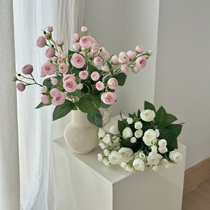 Ramo de Rosas Artificiales, 12 Cabezas, Flores de Seda Blancas, Alta Simulación, Decoración para Bodas y Hogar, Adornos para Escritorio - Product Image 3