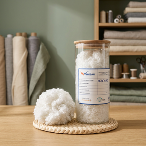 Matériau de rembourrage en fibre de polyester creuse 15D 100% vierge, blanc brut, recyclable, siliconé, pour la fabrication par filature - Product Image 1
