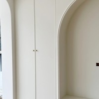 Meuble TV en bois massif de style moderne français, espace de rangement, écologique, durable, multifonctionnel, meubles pour la maison, appartements, villas