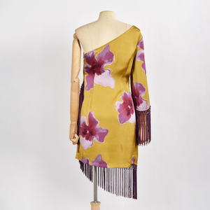 Robe en satin imprimé tropical 100 % polyester, coupe ample, manches asymétriques, excellente qualité, vente en gros - Product Image 3