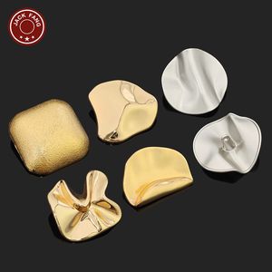 Botones Metálicos de Formas Irregulares de Button Factory, Botones con Vástago y Logotipo Grabado Personalizado, Botón de Zamak para Accesorios de Ropa - Product Image 2