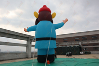 Ballon gonflable géant Zhenmei de 30 pieds Yukon Cornelius Décoration de Noël Père Noël rouge avec garantie d'un an