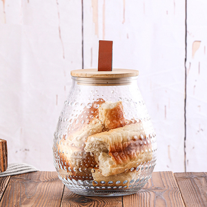 Vessa-Tarro de vidrio con forma de pera, 2 litros, con tapa de bambú y correa de cuero para productos secos, elegante solución de almacenamiento de alimentos para la cocina - Product Image 2