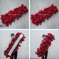 TR041 DKB Vente en gros de chemin de table floral rouge pour mariage, arrangement floral pré-fait, 100 cm, chemin de table en fleurs artificielles rouges