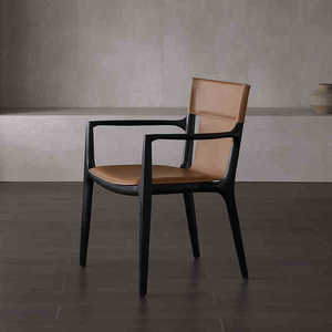 كرسي طعام من الخشب الصلب عالي الجودة من إيسادورا مصمم إيطالي مع مسند للذراعين أثاث منزلي عصري من الجلد السرج - Product Image 6