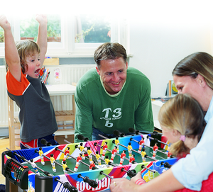 Venta caliente 38-Indoor Sports Table Factory Direct Foosball & Soccer Table Juguetes de <span class=keywords><strong>madera</strong></span> para niños Juegos de fútbol divertidos - Product Image 2