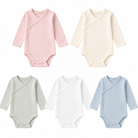 Groothandel op maat gemaakte pointelle rib katoenen lange mouwen kimono baby romper zachte newborn wikkel baby onesie voor alle seizoenen