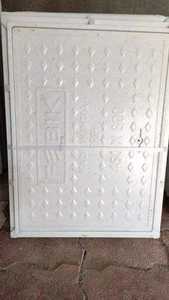 Couvercle de regard robuste en PRV 600x600mm, capacité 5 tonnes, rectangulaire, gris, en plastique, pour drainage industriel et égouts - Product Image 2