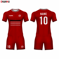 Fußballtrikot und -shorts Schnelltrocknend Atmungsaktiv Polyester Sublimationsdruck für Liga-Club-Matches Personalisierte Fußballmannschafts-Trikots