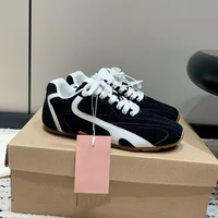 2025 femmes danse Cheer chaussures sport blanc et noir Cheer leader Campus formation Stock chaussures bout fermé tendance de la mode