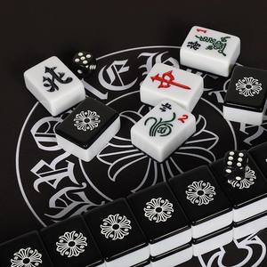 Sabots noirs pour la maison, effet vieilli, motif cœur, style Mahjong, tendance, cool, gothique, décontracté, 40/42/44, Sparrow - Product Image 4