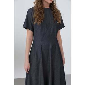 Robe midi en denim bleu marine pour femme, coupe évasée, style décontracté élégant pour tous les jours - Product Image 5