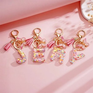 Pendentif polyvalent tendance en alliage, motif papillon et alphabet, idéal pour porte-clés et sacs – Nouvelle collection très prisée - Product Image 2