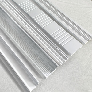 Moulage <span class=keywords><strong>de</strong></span> couronne <span class=keywords><strong>d</strong></span>écoratif en polyuréthane <span class=keywords><strong>de</strong></span> haute qualité, moderne, élégant, léger, imperméable, blanc, pour <span class=keywords><strong>armoire</strong></span> <span class=keywords><strong>de</strong></span> cuisine, pour villa - Product Image 5