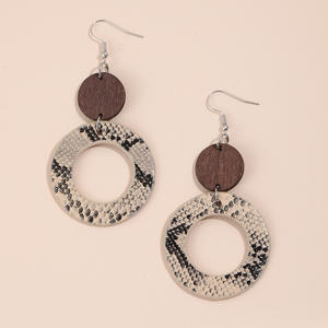 Pendientes de piel sintética con patrón de piel de serpiente, pendientes de empalme de cuero doble ahuecados circulares geométricos para mujer Uionen 897 - Product Image 2