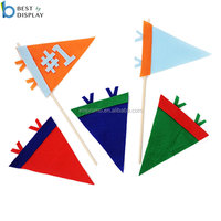 Drapeau en feutre triangulaire personnalisé pour l'école et l'université