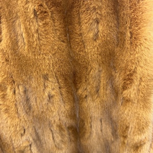 Pelliccia Sintetica Marrone Tippy 100% Poliestere a Pelo Lungo, Super Morbida, Resistente all'Abrasione, Antirughe, Antivento per Cappotti - Product Image 1