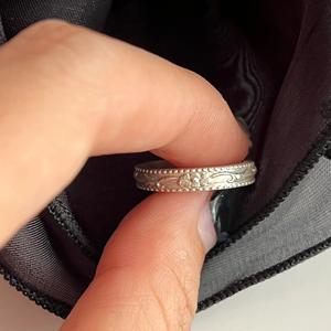 Anillo de Plata Pura S925 con Diseño de Nicho, Patrón Chino Retro, Anillo de Flor de Ciruelo Antiguo con Incrustaciones - Product Image 3