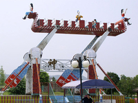 Thrill Rides Manege Amusement Park Fun Fair Equipment Flying Carpet Rides à vendre