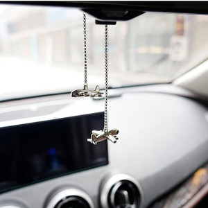 Decoración Interior para Retrovisor de Coche, Creativa y Colorida, <span class=keywords><strong>con</strong></span> <span class=keywords><strong>Cara</strong></span> Sonriente, Dados Metálicos y Colgante de Avión Pequeño, Venta al Por Mayor - Product Image 6
