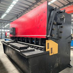 Máquina de Corte Hidráulica en Oferta, Guillotina para Procesamiento de Metal de 8x2500 mm - Product Image 4