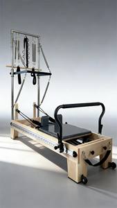 Reformer Pilates en chêne professionnel pour studio de yoga, avec demi-tourneuse, machine de renforcement musculaire réglable pour usage domestique - Product Image 2