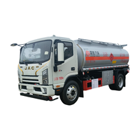 Camion-citerne léger JAC pour le transport de carburant