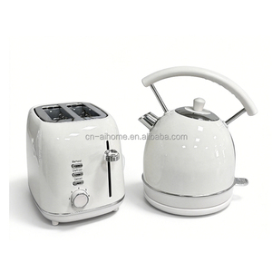 Ensemble petit-déjeuner rétro <span class=keywords><strong>blanc</strong></span> : <span class=keywords><strong>bouilloire</strong></span> électrique 1,8 L <span class=keywords><strong>et</strong></span> <span class=keywords><strong>grille</strong></span>-<span class=keywords><strong>pain</strong></span> 2 tranches à chauffe rapide pour la maison - Product Image 3