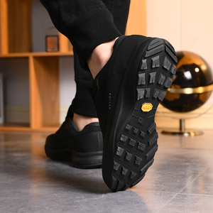 Chaussures de course à pied légères et élastiques, personnalisées, noires, imperméables, antidérapantes, pour la randonnée en extérieur, chaussures d'escalade pour adultes - Product Image 5