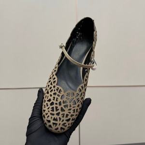 Zapatos Mary Jane de malla transpirable - Zapatos de diseñador de marca - Sandalias con punta redonda, transpirables y con correa elástica en el tobillo - Product Image 6