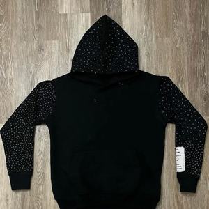 ผู้ผลิตเสื้อฮู้ดดี้ครอปดีไซน์ประดับเพชร คุณภาพดี 400GSM สวมใส่สบาย รับทำโลโก้ปักลายแบบดิสเทรส พร้อมลายพิมพ์น่ารัก 100% - Product Image 3