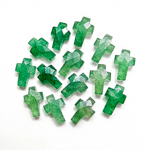 Cruz de Cuarzo Verde Fresa Natural de 15mm Tallada a Mano, Piedra Preciosa Suelta para Joyería, Precio al por Mayor, Venta a Granel - Product Image 1