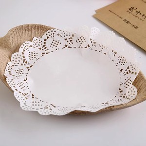 Vente en gros de napperon en <span class=keywords><strong>papier</strong></span> Tapis de <span class=keywords><strong>table</strong></span> jetable décoratif pour gâteaux pour restaurants <span class=keywords><strong>table</strong></span> à manger - Product Image 4