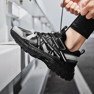 Scarpe Sportive Leggere e Alla Moda Personalizzate ODM OEM, Sneakers Casual con Rialzo per Donne e Uomini, Design Patchwork in Mesh - Product Image 3