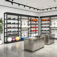 Étagère de présentation en métal noir robuste et moderne avec crochets supérieurs détachables et amovibles, étagères multi-niveaux pour magasin d'équipements sportifs