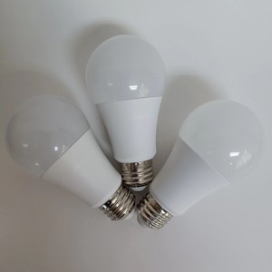 Nông Nghiệp Hoa rau quả 9 wát <span class=keywords><strong>LED</strong></span> tăng trưởng thực vật ánh sáng <span class=keywords><strong>LED</strong></span> bóng đèn phát triển ánh sáng ngoài trời nhà máy phát triển đèn. - Product Image 1