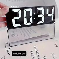 Réveil numérique LED silencieux double affichage 12/24H avec calendrier, commande vocale, affichage de la température et motif de dessin animé