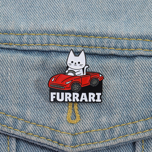 Mignon chat conduite voiture broche émail broches dessin animé chaton FURRARI voiture broches sac à dos épinglettes Badge bijoux en gros - Product Image 1