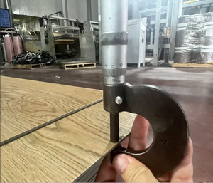 Revêtement de sol en PVC de luxe aspect bois imperméable Unilin Quick Click Lock <span class=keywords><strong>sur</strong></span> un noyau rigide flottant planche de vinyle Spc - Product Image 1