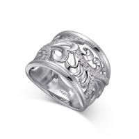 Ancien Monde, Nouvelle Amour |   Bague Vintage en Or 14K avec Filigrane Sculpté, Pavé de Diamants 0.24ct, Griffe, Style Antique Ornée, Clarté VS