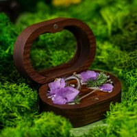 Nouvelle boîte à alliances en bois avec fleurs préservées, vente directe d'usine, cadeau floral pour la Saint-Valentin, mariage