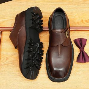 Zapatos de Vestir Formales de Negocios de Alta Gama, Casuales y Modernos, de Cuero para Hombre - Product Image 1