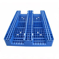 Palettes en plastique robustes utilisées pour les rayonnages logistiques, les entrepôts industriels et diverses applications de charges lourdes