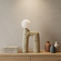 Vente en gros et personnalisation de lampes de table en résine en forme de zèbre pour salons et chambres modernes, style nordique minimaliste et créatif